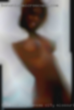 Hey Kansas City, Missouri looking for women or couples.