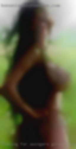LOOKING FOR swingers girls in London A SUNGLE FEMALE OR A COUPLE.